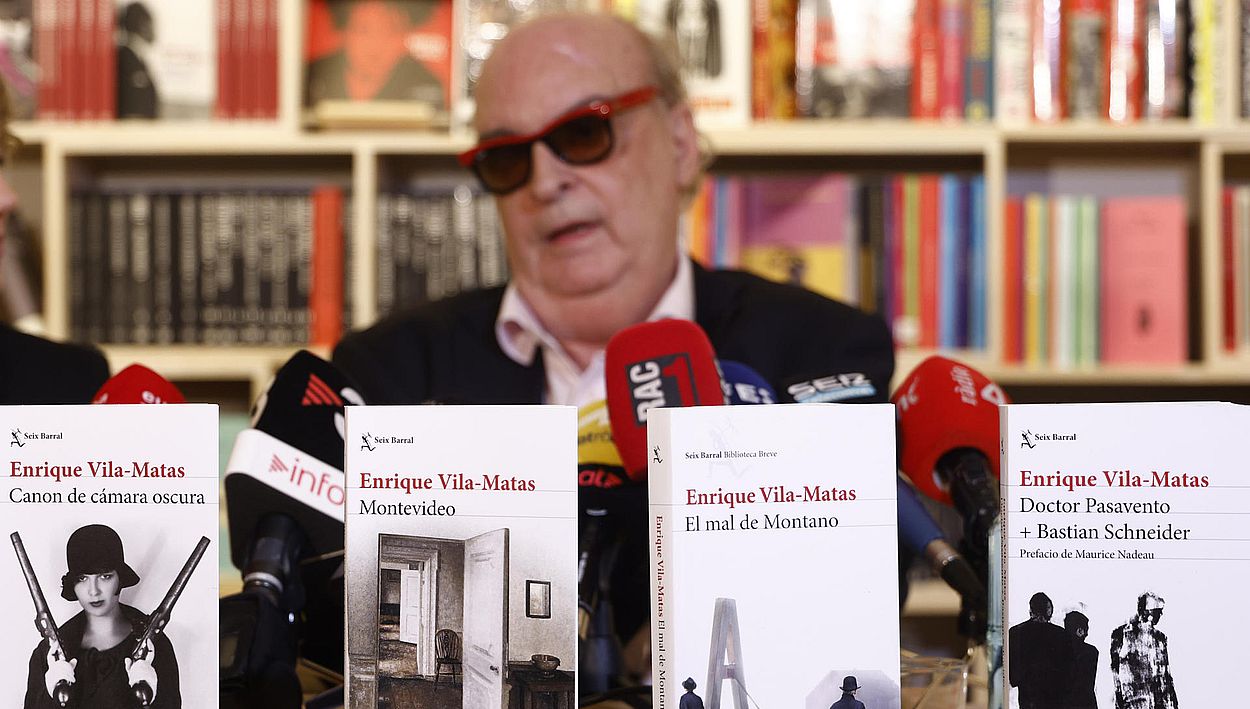 Enrique Vila-Matas gana el Premio Nacional de las Letras.