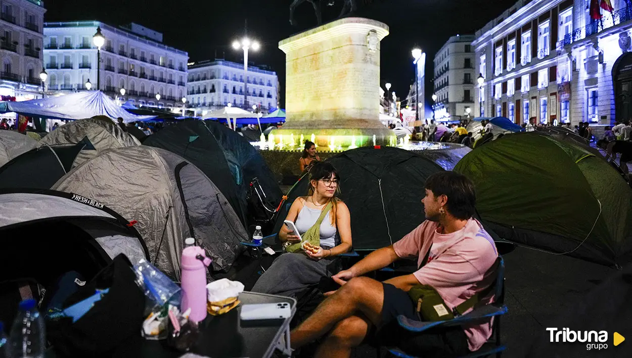 La acampada de Sol inicia su adiós